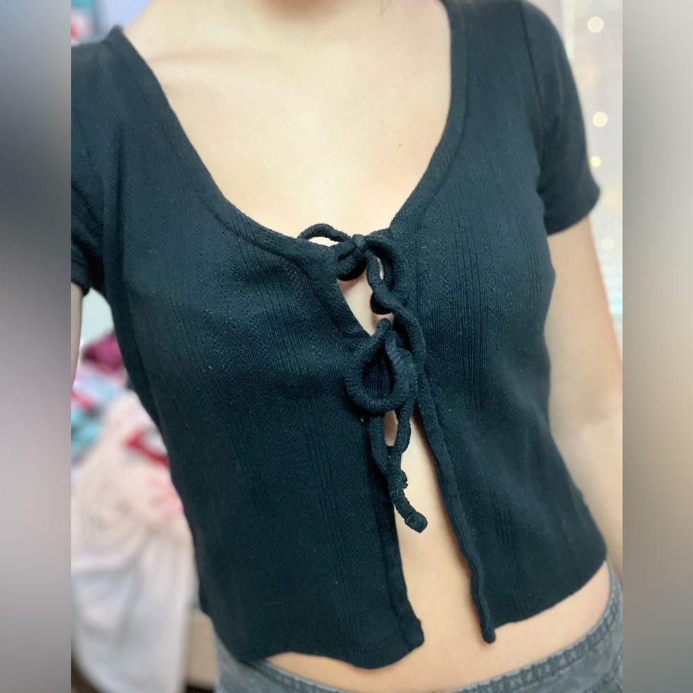 Hollister double tie black top